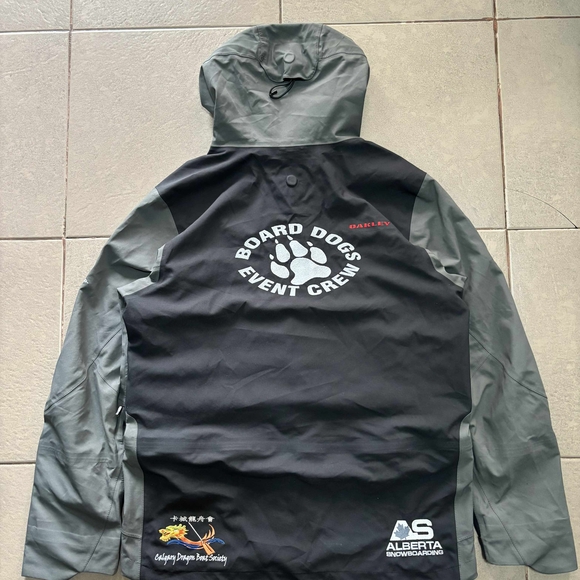 Oakley Men's Gray Performance Jacket - Picture 2 of 3